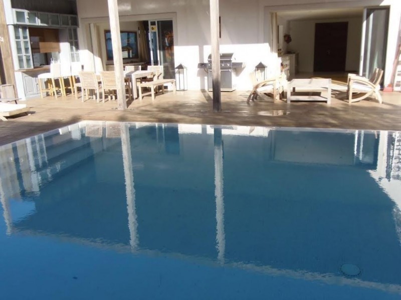 Casa en alquiler en Montoya a pasos del agua. La Barra